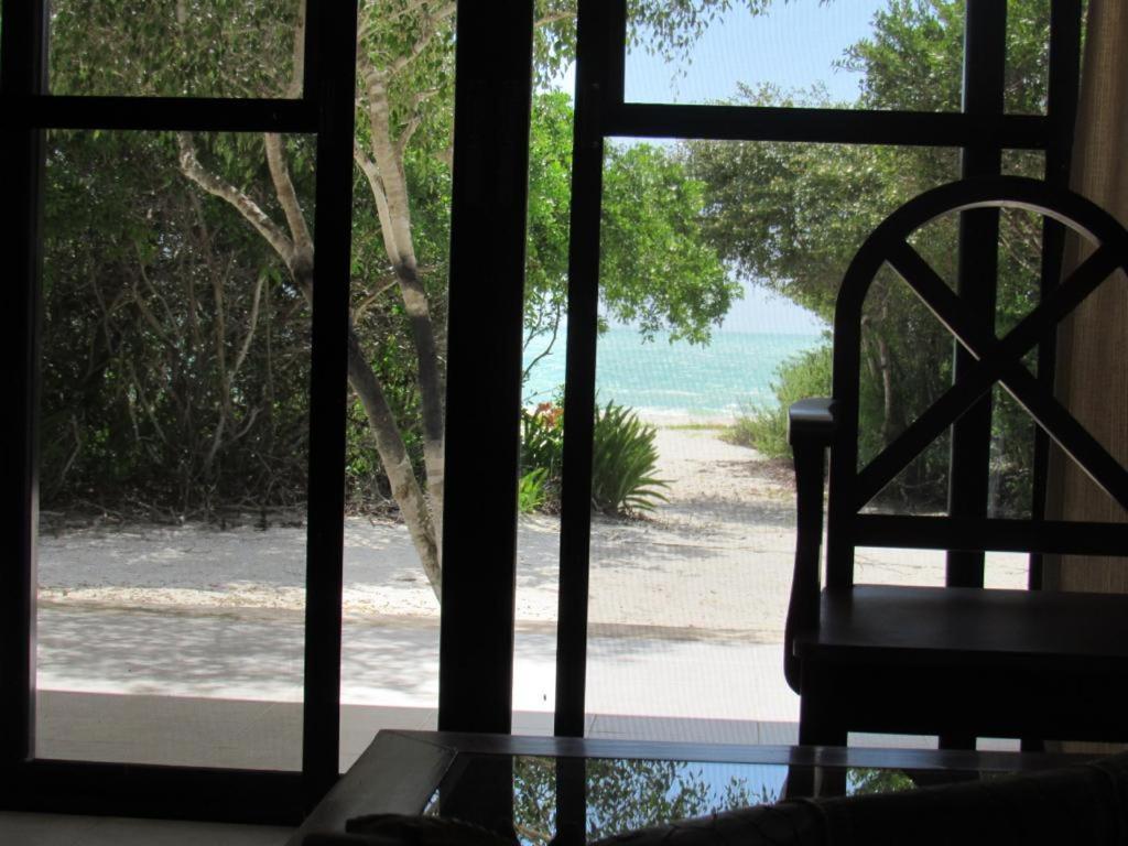 Two Bedroom Beachfront Villa 塞莱斯通 外观 照片