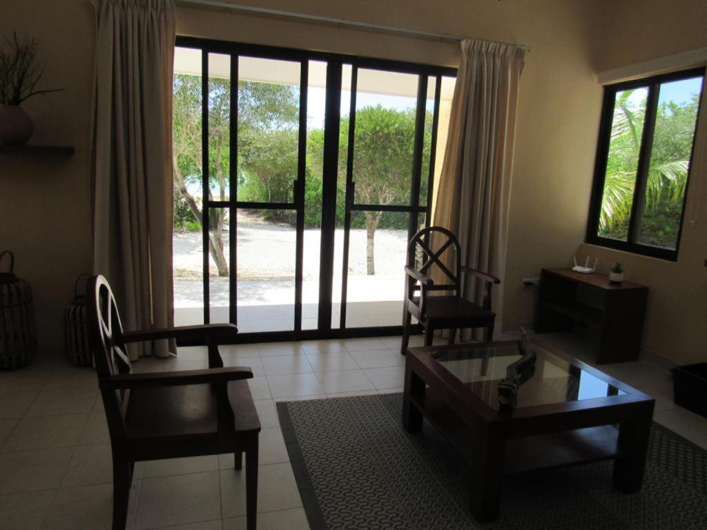 Two Bedroom Beachfront Villa 塞莱斯通 外观 照片